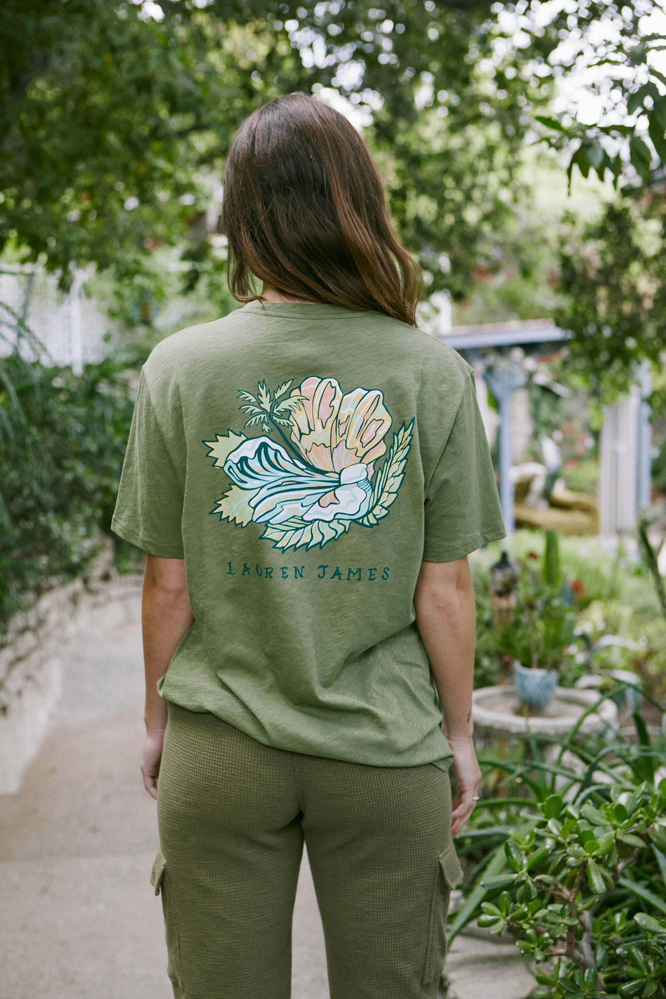 Hibiscus Scene T-shirt - Green – Lauren